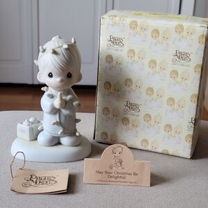 PRECIOUS MOMENTS 1985 'May Your Christmas Be Delightful' Statue (Clef Stamp)